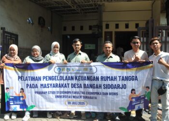 Dosen Ekonomi FEB UNESA Gelar Pelatihan Pengelolaan Keuangan Rumah Tangga di Desa Bangah Sidoarjo