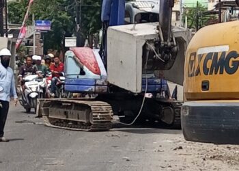 Diduga Proyek pelebaran jalan Desa Menganti dusun karangturi dipenuhi banyak pelanggaran